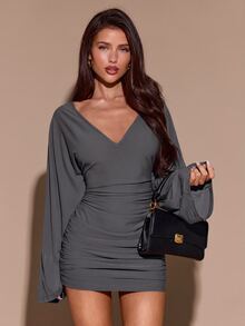 SHEIN BAE 秋冬女款純色性感深V領露背長袖修身抓皺針織迷你洋裝 - 深灰色 - 查看 4