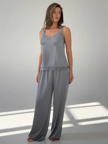 Livesso Set Pakaian Tidur Rumahan Kasual Sehari-hari untuk Wanita: Atasan dan Celana Patchwork Renda - Grey - View 7