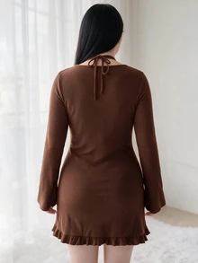 Dazy Plus Gaun Pendek Seksi Slimming Musim Semi/Musim Gugur dengan Kerah Berkerut dan Motif Kotak-kotak Patchwork dan Tali Leher Halter - Coklat - View 2