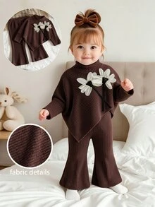 SHEIN Playful Pals 女嬰春夏秋冬休閒親子套裝 T-shirt 套組，不對稱套頭長袖高領磨毛摩卡棕羅紋布料 3D 花卉 - 棕色 - 查看 3