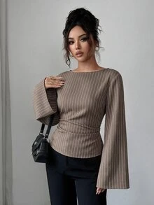 Siren Gaze 女款優雅條紋船領喇叭袖荷葉邊上衣，秋季辦公通勤時尚修身襯衫，商務休閒通勤上衣 - 卡其色 - 查看 5