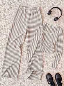 SHEIN 青少年女孩秋季百搭簡約學院風修身休閒T恤與長褲2件套返校裝 - 卡其色 - 查看 3