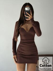 Aloruh 女款秋冬基礎簡約深V甜心領迷你洋裝 - 咖啡 - 查看 3