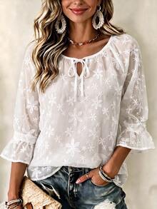 Breezaya 女款刺繡領結領喇叭袖時尚襯衫 - 白色 - 查看 1