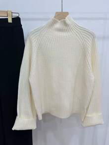 Chiquease 2件組女款針織套裝，米白色羅紋半高領長袖毛衣與杏色長褲，優雅休閒秋冬居家極簡風 - 黑與白 - 查看 5