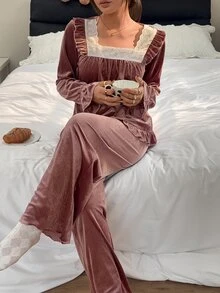 Napfluff Setelan Piyama Wanita Gaya Kerajaan Vintage Bahan Beludru dengan Bordir Renda Lengan Panjang dan Celana Panjang, 2 Potong - Dusty Pink - View 4