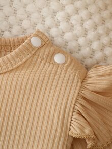 SHEIN 2pcs/Set Baby Girl Korean Style Fresh Floral Embroidered Denim Overalls Set, Flutter Sleeve Ribbed Long Sleeve T-Shirt, Exquisite Embroidery, Winter - Yellow - View 4