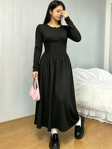SHEIN 青少年女孩純色長袖亨利領洋裝，優雅抓皺腰線飄逸擺裙針織中長洋裝，適合校園休閒、柔美哥特風時尚穿搭 - 黑色 - 查看 5