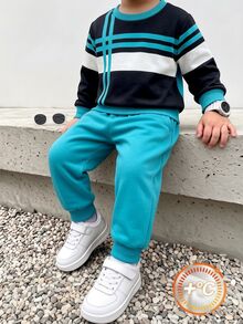 Genkimix Kids 男孩小號運動衫套裝，2件套，黑色主體配湖藍色縱橫條紋與正面白色橫條紋，湖藍色羅紋領口、袖口與下擺，搭配湖藍色羅紋袖口運動長褲 - 綠色 - 查看 1