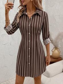 SHEIN Clasi Damen-Kurzkleid, klassisch elegant und vielseitig, braun gestreift, Hemdkragen, Langarm, tailliert, moderne urbane Business- und Bürokleidung, dezent im Old-Money-Stil, hochwertig elegant, Pendler- und Flughafen-Outfit, moderner lässiger Urlaubs-Nomaden-Look, vielseitiges Damen-Outfit für Country-Musik-Konzerte zu jeder Jahreszeit, Western-Stil Damenbekleidung, Nomaden-Stil Boho - Verschiedenfarbig - Übersicht 1