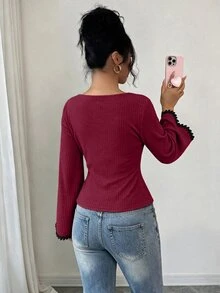 Selianne 女款標準尺寸秋冬收腰抓皺織帶拼接鏤空波浪邊休閒通勤T恤上衣 - 酒紅色 - 查看 3