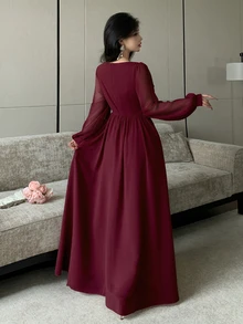Modelyn 垂領泡泡長袖收腰不對稱百褶雪紡喇叭裙 - 紅色 - 查看 3