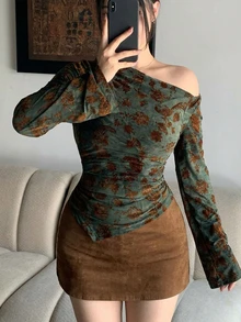 Dazy Plus Flocked Jacquard Fitted Elegant Asymmetric Cold Shoulder Long Sleeve T-Shirt - Dark Green - View 4