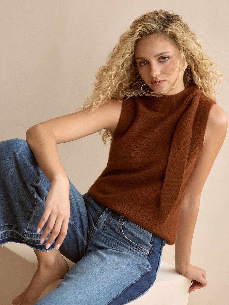 MOTF PREMIUM WOMEN'S AUTUMN/WINTER TIE-NECK HIGH COLLAR SLEEVELESS SWEATER - Mist Green - View 1