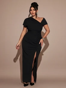 Gossip Girl X SHEIN SHEIN BAE CURVE فستان أسود غير متماثل مع تجاعيد وفتحة جانبية للنساء ذوات الحجم الكبير - الأسود - مشاهدة 7