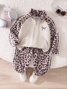 SHEIN Genkimix Kids 2件組少女夾克褲套裝 可愛甜美粉色豹紋蝴蝶結長袖立領常規款 生日派對秋季 Katseye 慢跑運動風 - 杏色 - 查看 7