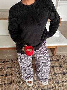 Dazy Plus 2pcs Thermal Lined Thickened Autumn/Winter Home Wear Long Pants Casual Pajama Set - Black - View 5