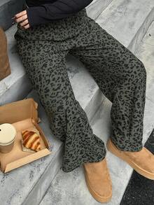 Dazy Plus Elastic Waist Casual Minimalist Leopard Print Long Pants - Army Green - View 5