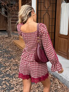 SHEIN Frenchy طقم كاجوال من قطعتين للنساء: قميص بأكمام طويلة وياقة مربعة وتصميم أزرار بنقشة مربعات، وشورتات دانتيل متباينة - متعدد الألوان - مشاهدة 2