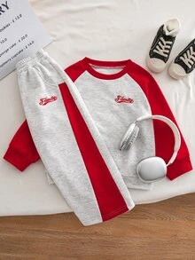 Genkimix Kids 2件組男童刺繡字母圖案海軍藍&灰色對比色插肩袖運動衫與寬鬆長褲套裝，校園開學秋季運動服 - 酒紅色 - 查看 1