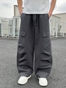 Manfinity Roghcode 男士休閒抽繩腰工裝長褲，附口袋 - 深灰色 - 查看 1
