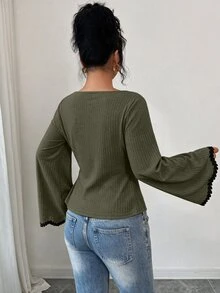 Selianne 女款標準尺寸秋冬收腰抓褶織帶拼接鏤空波浪邊休閒通勤T恤上衣 - 軍綠色 - 查看 4