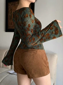Dazy Plus Flocked Jacquard Fitted Elegant Asymmetric Cold Shoulder Long Sleeve T-Shirt - Dark Green - View 2