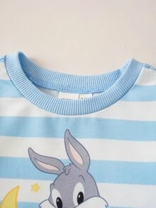 LOONEY TUNES X SHEIN طقم سويت شيرت وبنطلون بأكمام طويلة مطبوع عليه حروف وكارتون للأطفال الذكور - الأزرق - مشاهدة 3
