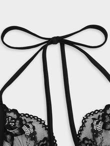 Sweetra Plus Size Sexy Lace Patchwork Halter Neck Tie T-Shirt - Black - View 8