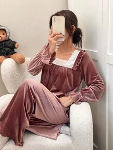 Napfluff Setelan Piyama Wanita Gaya Kerajaan Vintage Bahan Beludru dengan Bordir Renda Lengan Panjang dan Celana Panjang, 2 Potong - Dusty Pink - View 6