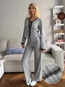 Livesso طقم بيجامة نسائي بقمة بأكمام طويلة وتصميم صدر واحد مع دانتيل متباين، كاميسول وبنطال طويل - رمادي - مشاهدة 3
