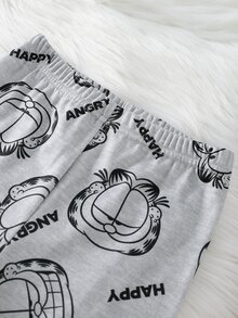 GARFIELD | SHEIN [Coffee Cat]2件組 男童休閒經典灰色虎頭滿版印花長褲與字母咖啡貓圖案圓領長袖套頭上衣，舒適高彈性針織面料修身居家套裝，居家與外出皆適用的長袖長褲套裝 - 灰色 - 查看 3