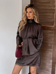 Serisse فستان قصير عصري للنساء بلون موحد وياقة واقفة وأكمام دانتيل بتصميم مرقع - بني - مشاهدة 4