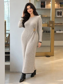 Feyla Plus Size Elegant Metal Buckle Pleated Knit Dress - Khaki - View 6