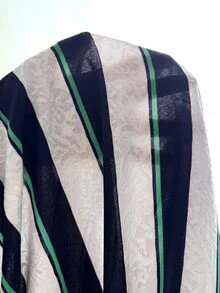 SHEIN EZwear 大尺碼圓領紅白條紋拼色休閒學院風百搭日常穿著T恤 返校季秋季 - 橄欖綠 - 查看 7