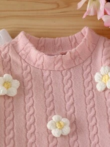 SHEIN Playful Pals 女嬰春秋針織兩件套，半高領長袖毛衣配3D貼花花朵＋荷葉邊喇叭褲，柔軟麻花針織面料，甜美可愛女嬰套裝，適合女嬰日常穿著、嬰兒攝影與休閒外出 - 粉色 - 查看 5