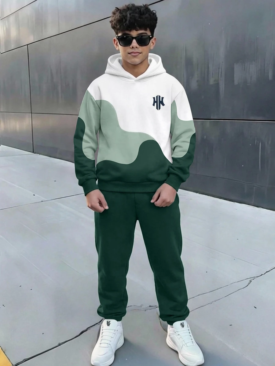青少年男孩休閒極簡長袖舒適連帽衫與長褲兩件套,適合秋冬,經典帥氣復古配色拼接圖案印花,聖誕綠酷帥弧形配色拼接圖案印花,適合返校季,經典Logo文字圖案印花,秋冬服飾新品上市 - 彩色 - 查看 1