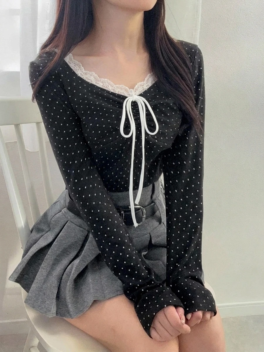 FRIFUL 女款甜美蕾絲拼接波點印花百褶T恤 - 黑色 - 查看 1