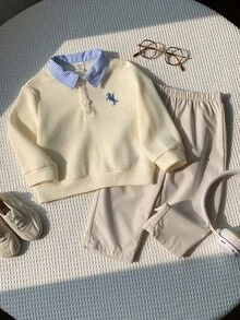 SHEIN 2件組男嬰秋冬休閒卡通恐龍圖案對比色襯衫領長袖套頭上衣與鬆緊腰長褲套裝，Polo套裝，襯衫套裝，衛衣套裝，正式套裝，嬰兒套裝 - 彩色 - 查看 4
