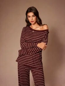 Lazeform 大尺碼女款條紋印花休閒斜肩居家套裝，冬季服飾 - 酒紅色 - 查看 2