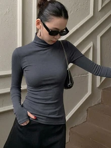 DAZY 女款純色長袖高領彈性抓絨T恤，秋冬學院風上衣 - 深灰色 - 查看 5