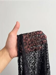 Rustia 大尺碼蕾絲半透視蝴蝶結領襯衫，性感舒適休閒上衣，適合派對，春/夏季 - 黑色 - 查看 4