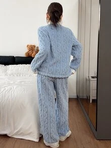 Napfluff طقم بيجامة بأكمام طويلة وياقة، مخطط أزرق بتصميم رقعات، من مادة فرو ناعمة - الأزرق - مشاهدة 2