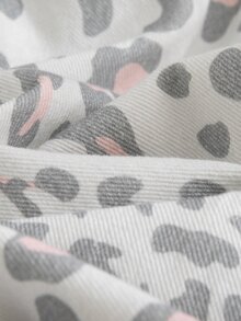SHEIN Explorewe 女童牛仔長褲 秋季新款 淺灰色豹紋與粉色波點 Y2K 風格 高級棉質牛仔布 鬆緊腰帶抽繩設計 寬鬆版型 全季穿著 適合外出與上學 - 白色 - 查看 6