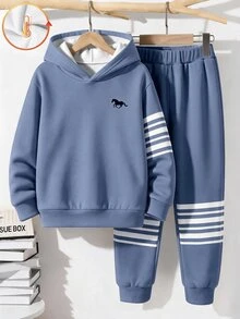 Tween Boy Casual Minimalist Long Sleeve Hooded Comfortable Sweatshirt 2 Pieces Set, Suitable For Autumn/Winter, Classic Retro Striped Pattern Print, Exquisite Knight Pony Logo Print - Multicolor - View 2