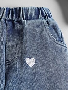SHEIN 2件組女孩休閒時尚牛仔套裝，愛心刺繡長袖鈕扣夾克與寬腿長褲，適合秋冬日常穿著與多種造型搭配 - 中等水洗藍 - 查看 8
