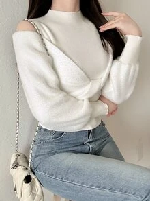 FRIFUL Sweater Wanita Serbaguna dan Manis dengan Model Bahu Terbuka dan Simpul Depan yang Mengkerut - Krem - View 7