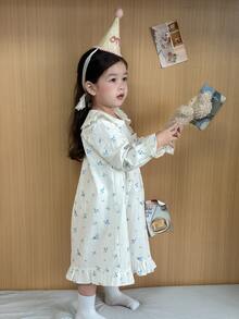 DAZY Baby Girls Ruffle Trim Ditsy Floral Long Loose Loungewear - Blue and White - View 4