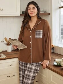 Doze Lane Set Piyama Wanita Kasual Motif Kotak-kotak Kerah Depan Terbuka Lengan Panjang dan Celana Ukuran Plus - Coklat - View 4