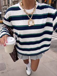 SHEIN EZwear 大尺碼圓領紅白條紋拼色休閒學院風百搭日常穿著T恤 返校季秋季 - 橄欖綠 - 查看 4